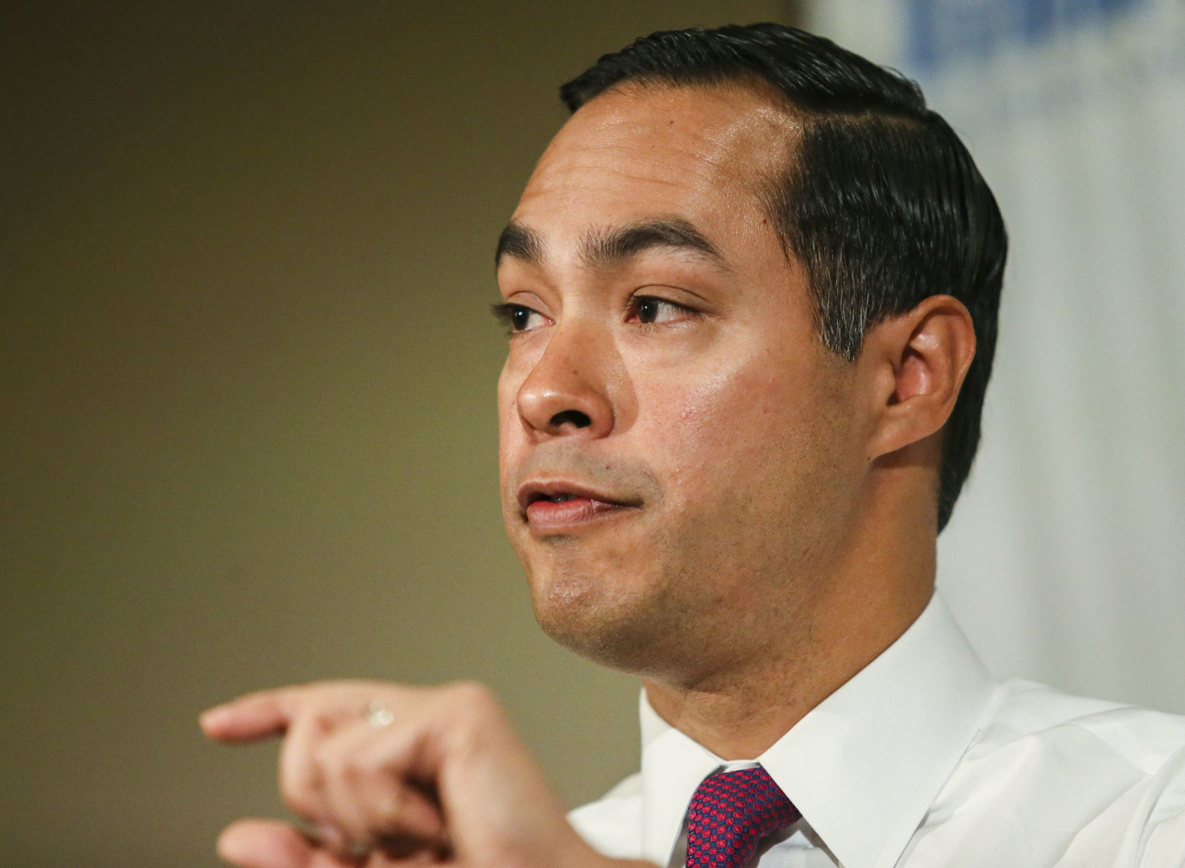 101919-qct-qca-castro-14.jpg